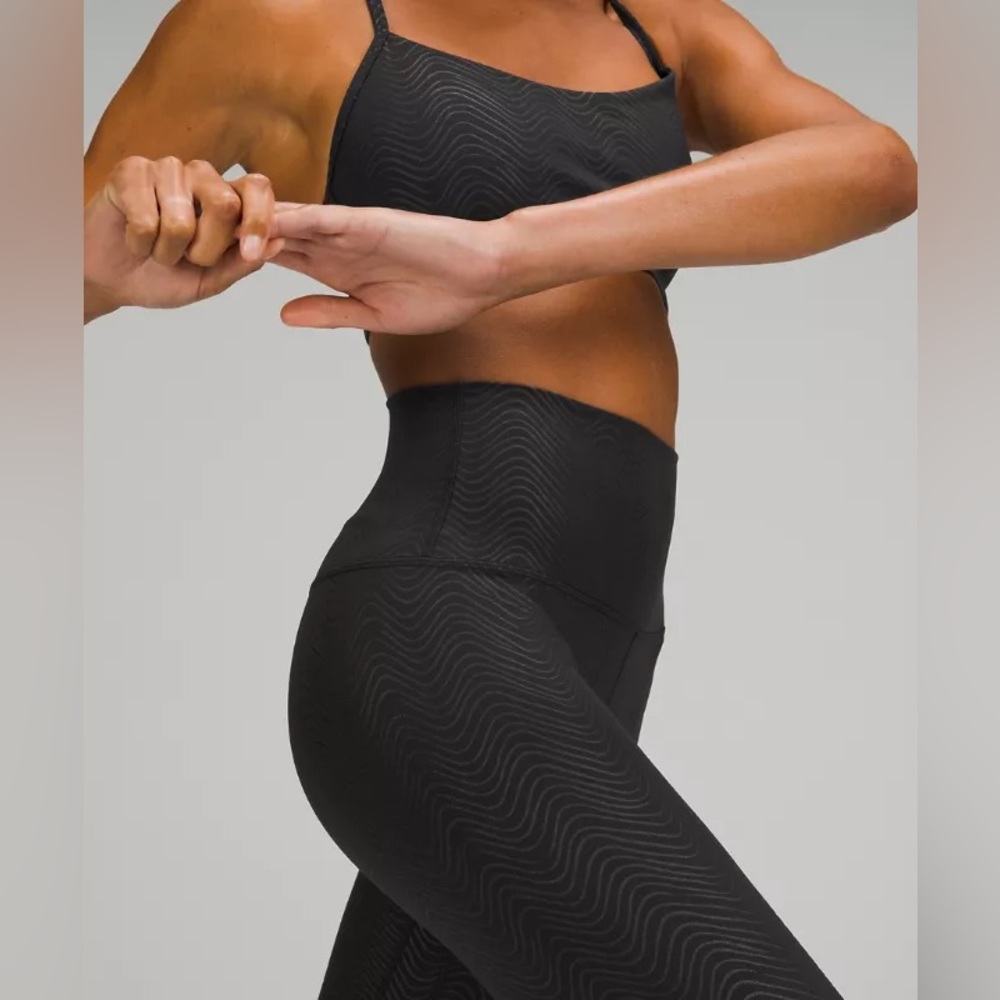 Lululemon Align High Rise 25” Leggings Size 12 - Black With Wavy Grey Stripes